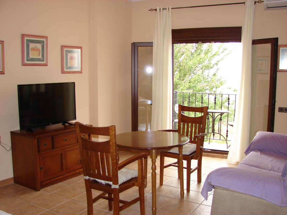Apartamentos Sierra De Segura เซกูรา เดลา เซียร์รา ภายนอก รูปภาพ