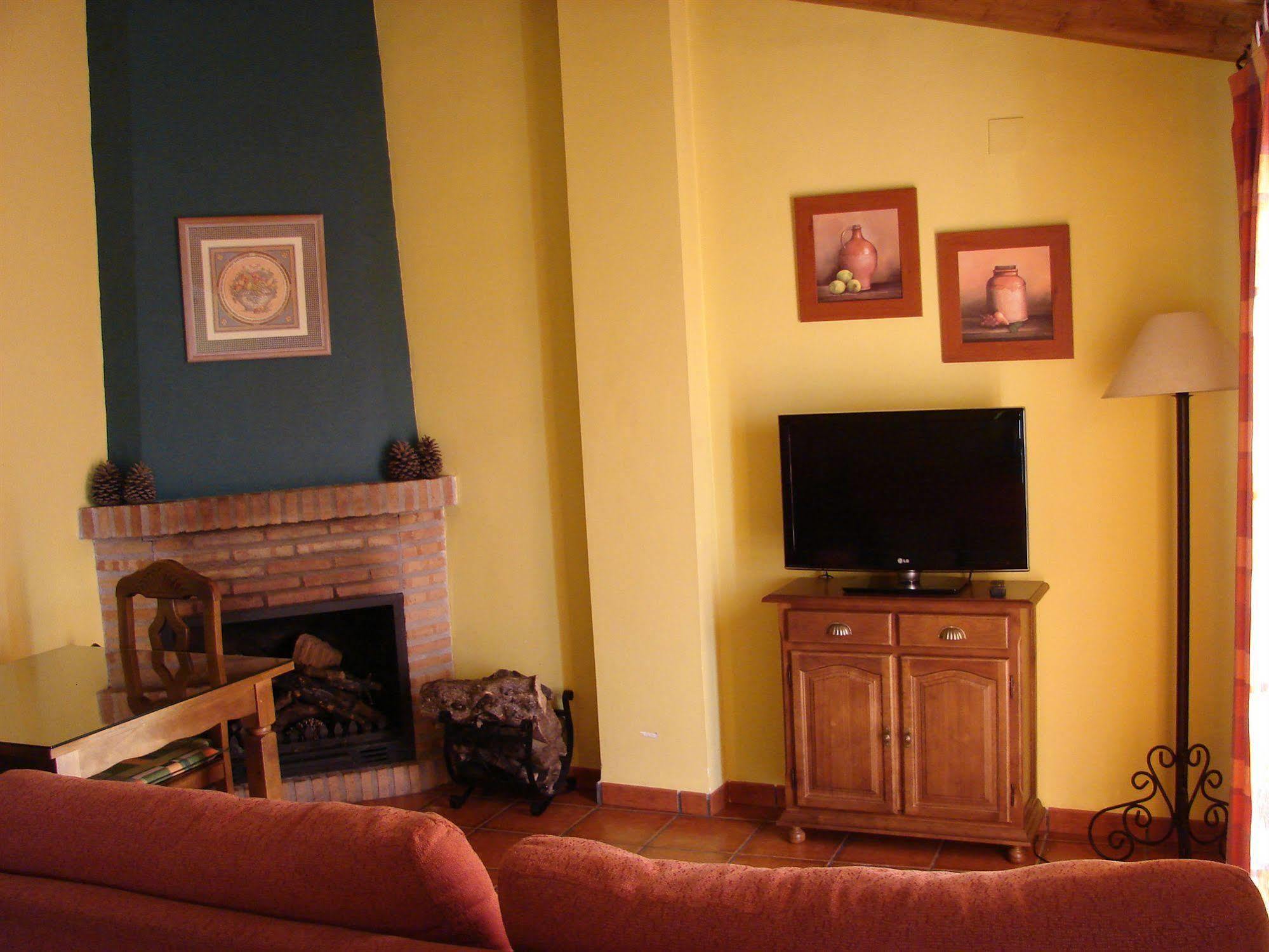 Apartamentos Sierra De Segura เซกูรา เดลา เซียร์รา ภายนอก รูปภาพ