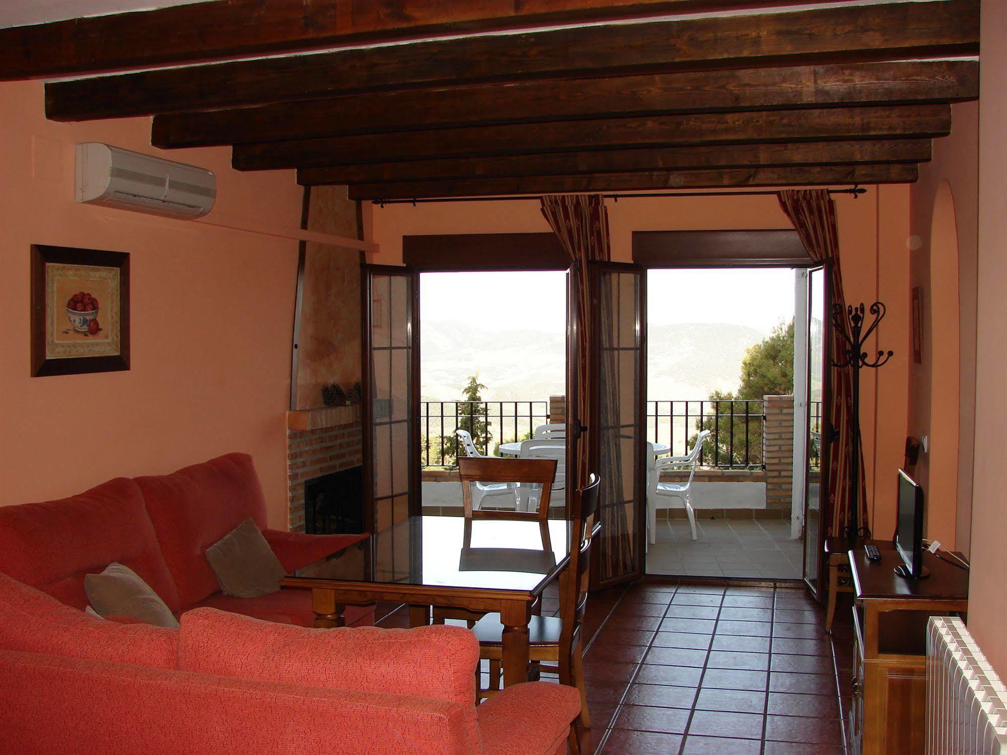 Apartamentos Sierra De Segura เซกูรา เดลา เซียร์รา ภายนอก รูปภาพ