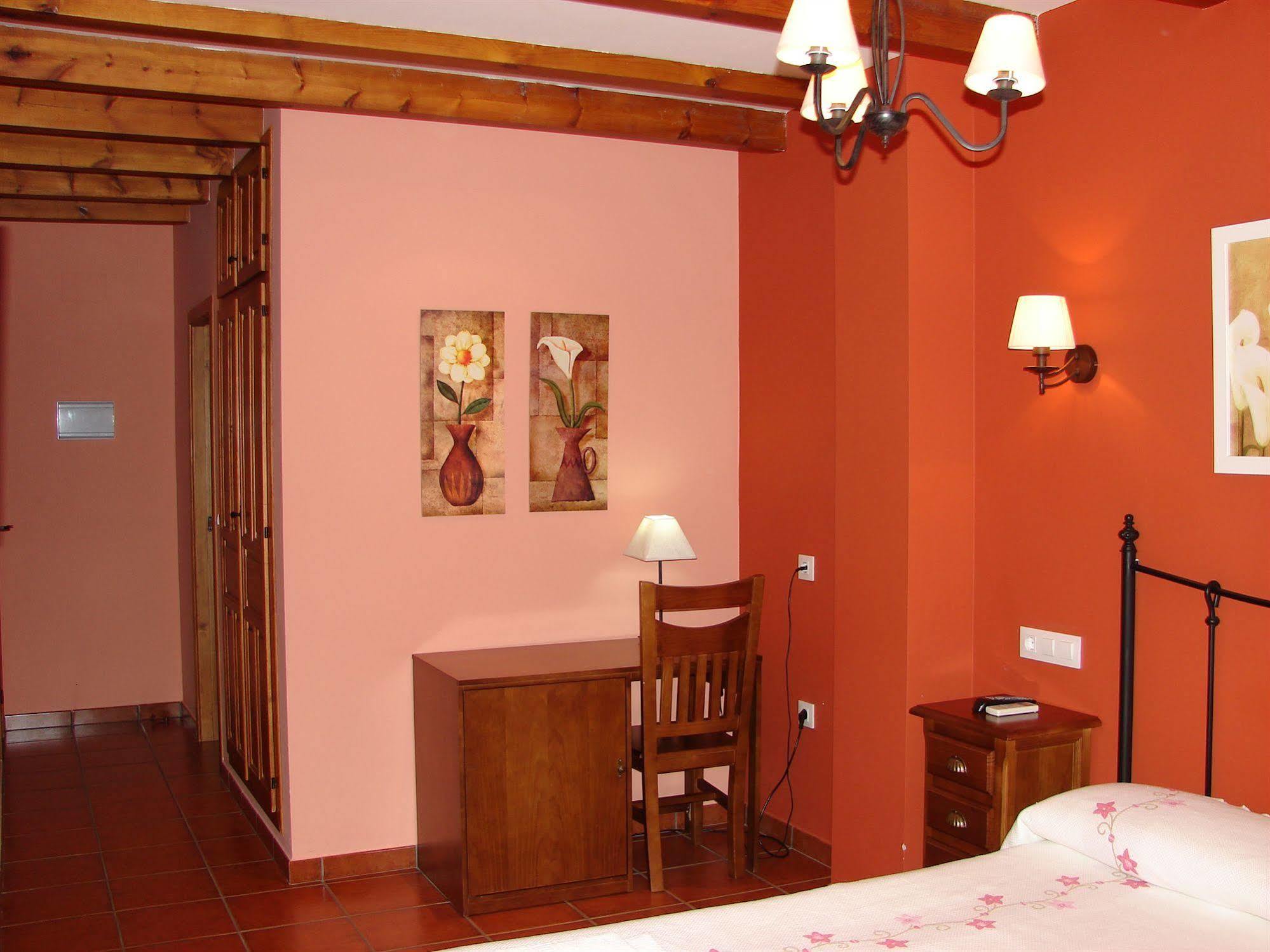 Apartamentos Sierra De Segura เซกูรา เดลา เซียร์รา ภายนอก รูปภาพ