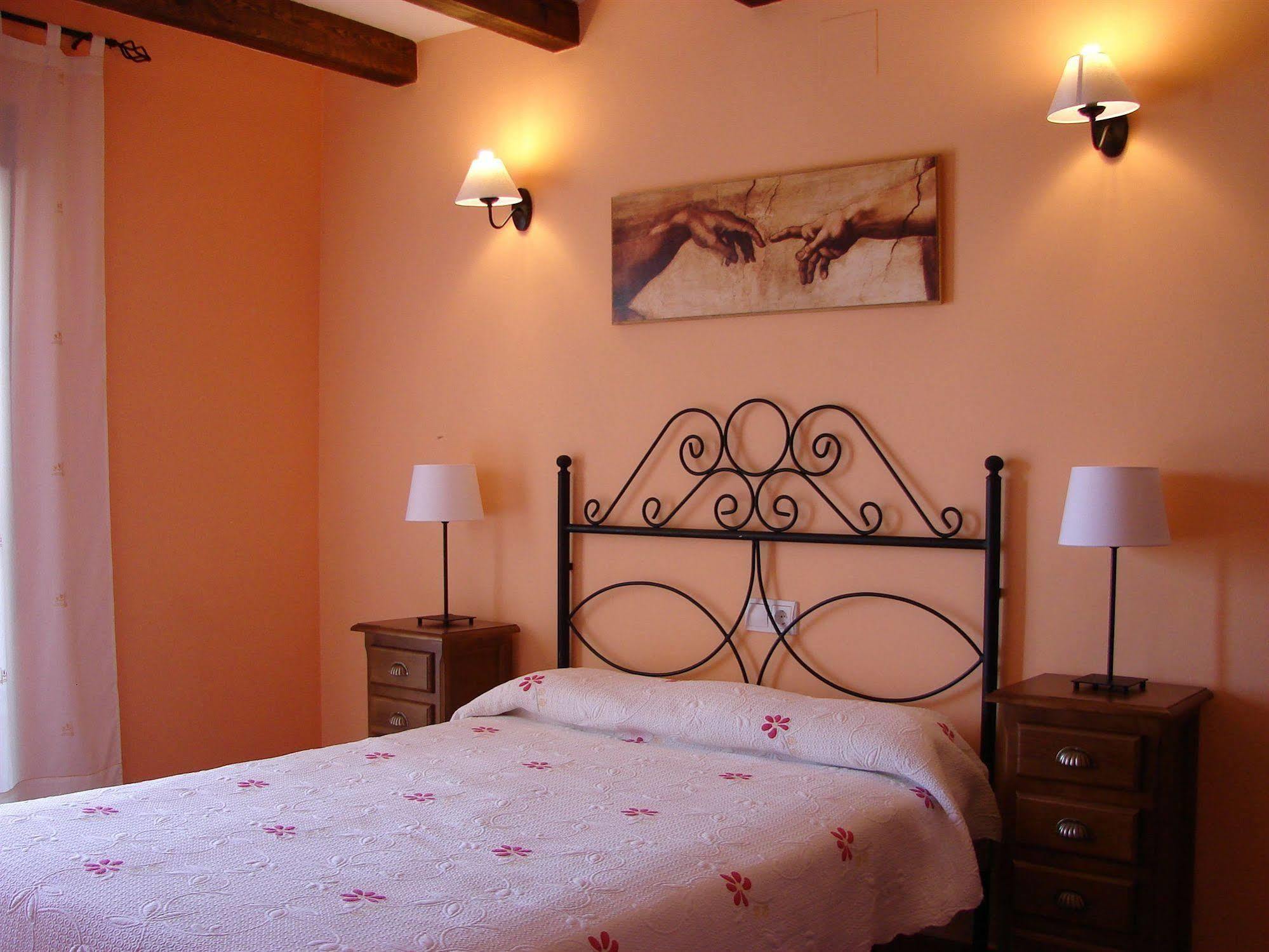 Apartamentos Sierra De Segura เซกูรา เดลา เซียร์รา ภายนอก รูปภาพ